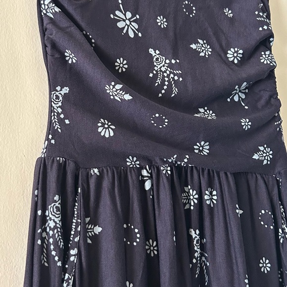 Great Maxi Dress for Summer! - Picture 2 of 4